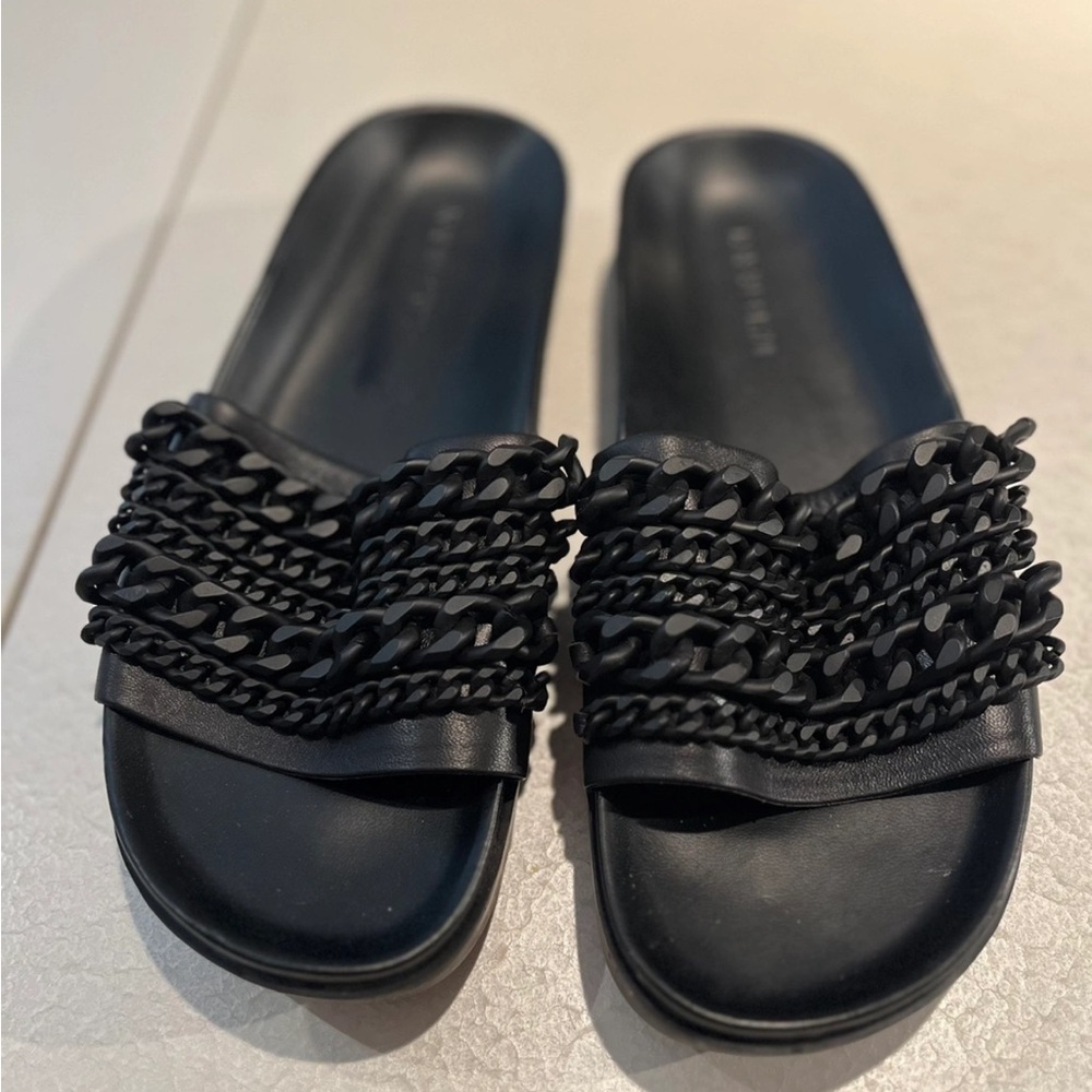 Kendall & Kylie Black Chain Sandals